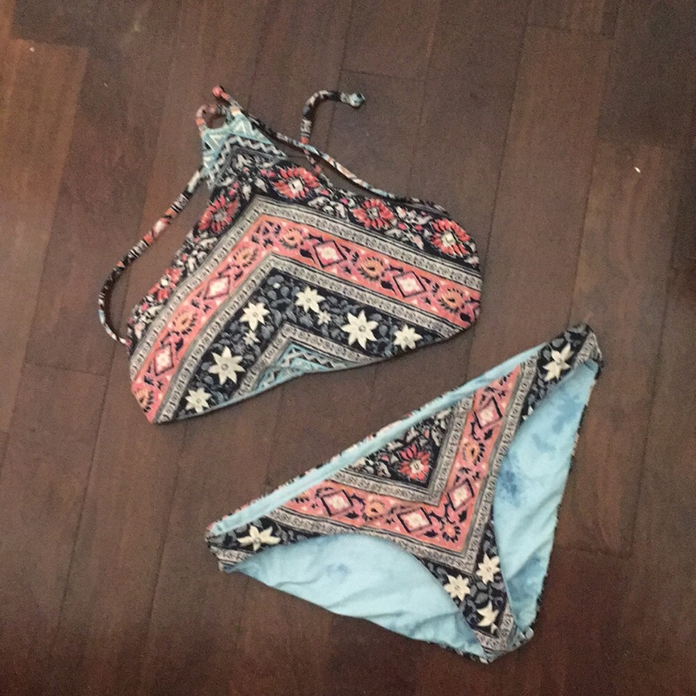 Billabong swimsuit bottoms